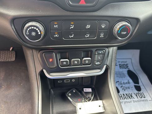 Used 2019 GMC Terrain SLE FWD image 18
