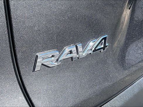 Used 2025 Toyota RAV4 XLE Premium image 31