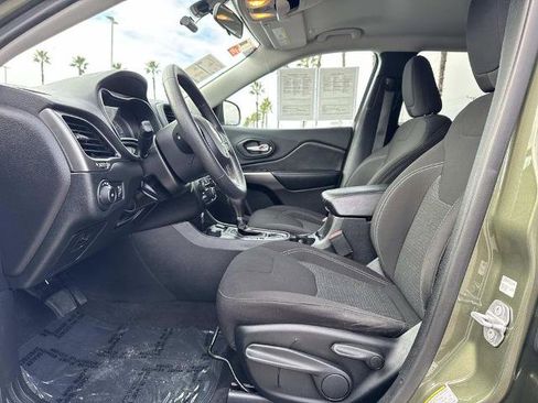 Used 2019 Jeep Cherokee Latitude w/ Popular Appearance Group image 20