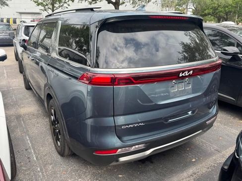 Used 2024 Kia Carnival SX Prestige image 2