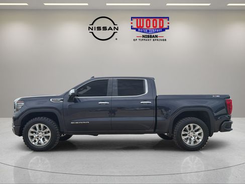 Used 2022 GMC Sierra 1500 SLT w/ SLT Premium Plus Package AWD/4WD image 5