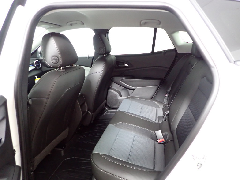New 2026 Chevrolet Trax LT w/ Midnight Edition FWD image 31