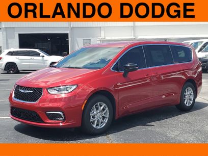 New 2026 Chrysler Pacifica Select