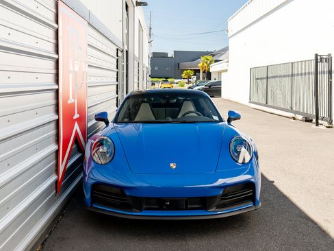 Used 2025 Porsche 911 Carrera RWD image 32