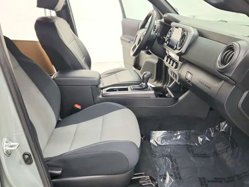 Used 2023 Toyota Tacoma TRD Off-Road image 35