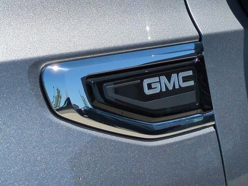 Used 2022 GMC Yukon SLT image 11