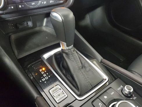 Used 2018 MAZDA MAZDA3 Touring image 31