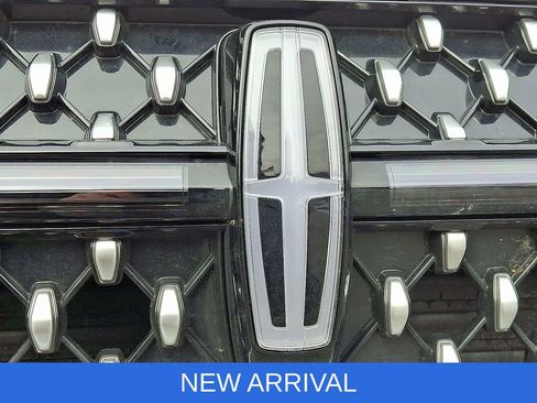 Used 2025 Lincoln Nautilus Reserve image 36