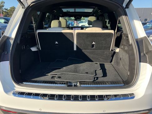 Used 2024 Mercedes-Benz GLS 450 4MATIC image 25