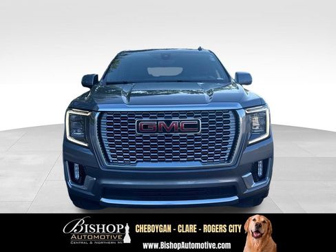 Used 2022 GMC Yukon XL Denali w/ Advanced Technology Package AWD/4WD image 14