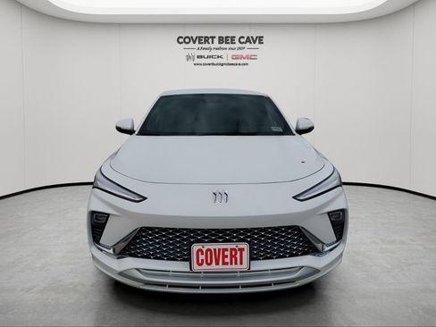 New 2026 Buick Envista Avenir image 2