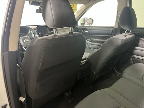 Used 2025 Nissan Pathfinder SV image 23