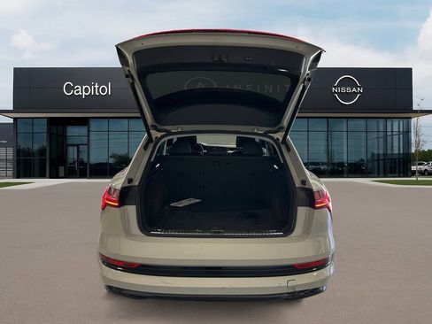 Used 2021 Audi e-tron Premium w/ Convenience Plus Package image 10
