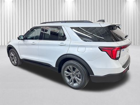 New 2026 Ford Explorer Active image 7
