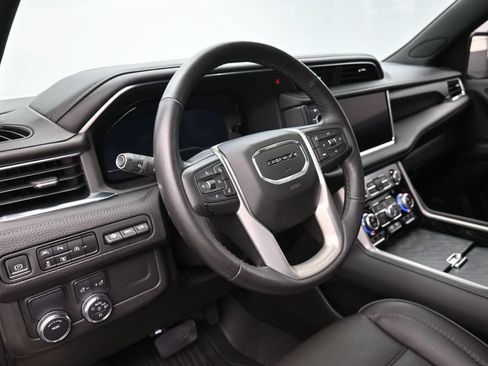 Used 2023 GMC Yukon Denali RWD image 18