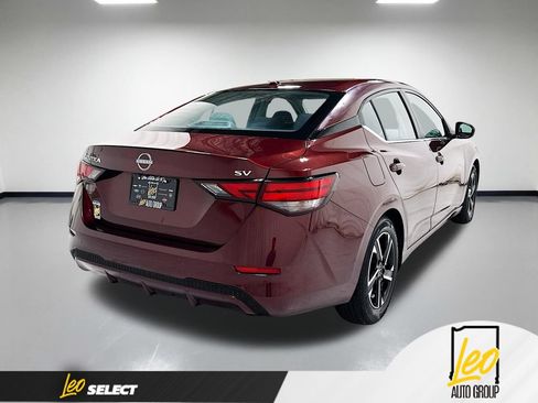 Used 2024 Nissan Sentra SV FWD image 8