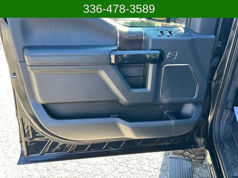 Used 2022 Ford F250 Lariat w/ Black Appearance Package image 10