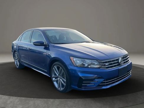 Used 2017 Volkswagen Passat 1.8T R-Line image 3
