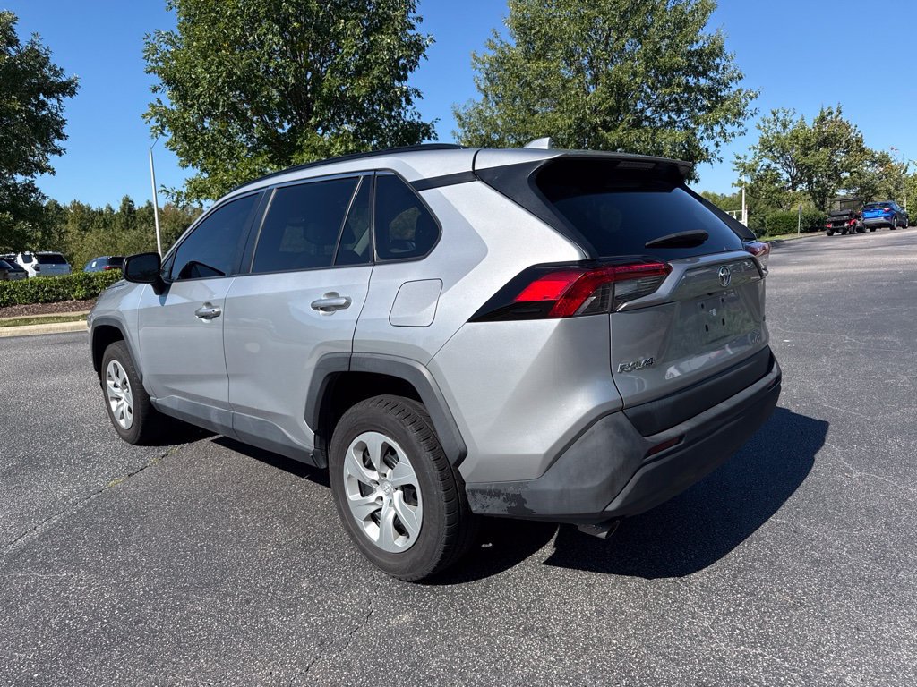 Used 2021 Toyota RAV4 LE FWD image 4