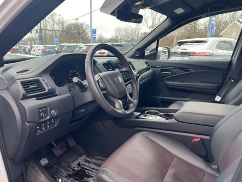 Used 2024 Honda Ridgeline Black Edition image 2