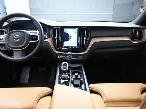 Used 2025 Volvo XC60 T8 Ultra w/ Protection Package Premier image 9
