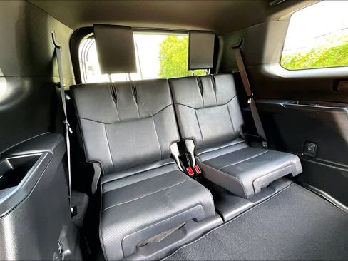 Used 2026 Lexus GX 550 w/ Accessory Package (2T) AWD/4WD image 38