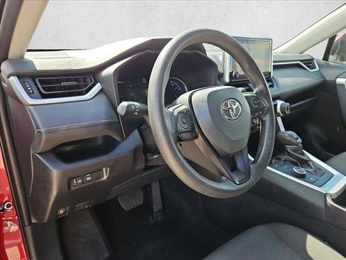 Used 2025 Toyota RAV4 XLE image 10