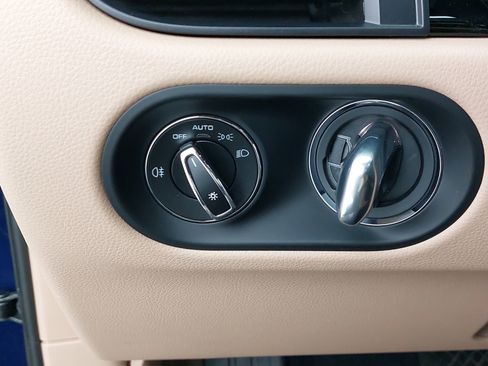 Used 2024 Porsche Macan image 27