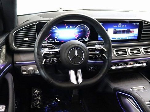 Used 2024 Mercedes-Benz GLS 580 4MATIC image 23