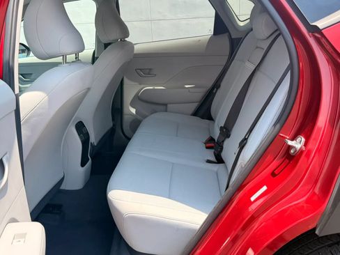 Used 2025 Hyundai Kona SEL FWD image 13
