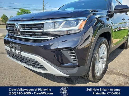 Certified 2023 Volkswagen Atlas Cross Sport SE w/ Panoramic Sunroof Package AWD/4WD image 24