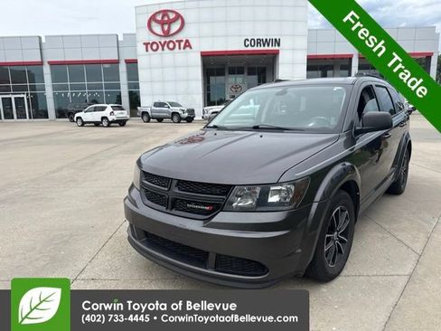 Used 2018 Dodge Journey SE w/ Blacktop Package FWD image 7