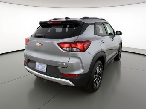 Used 2025 Chevrolet TrailBlazer LT image 9