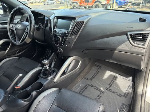 Used 2016 Hyundai Veloster Turbo w/ Option Group 04 FWD image 10