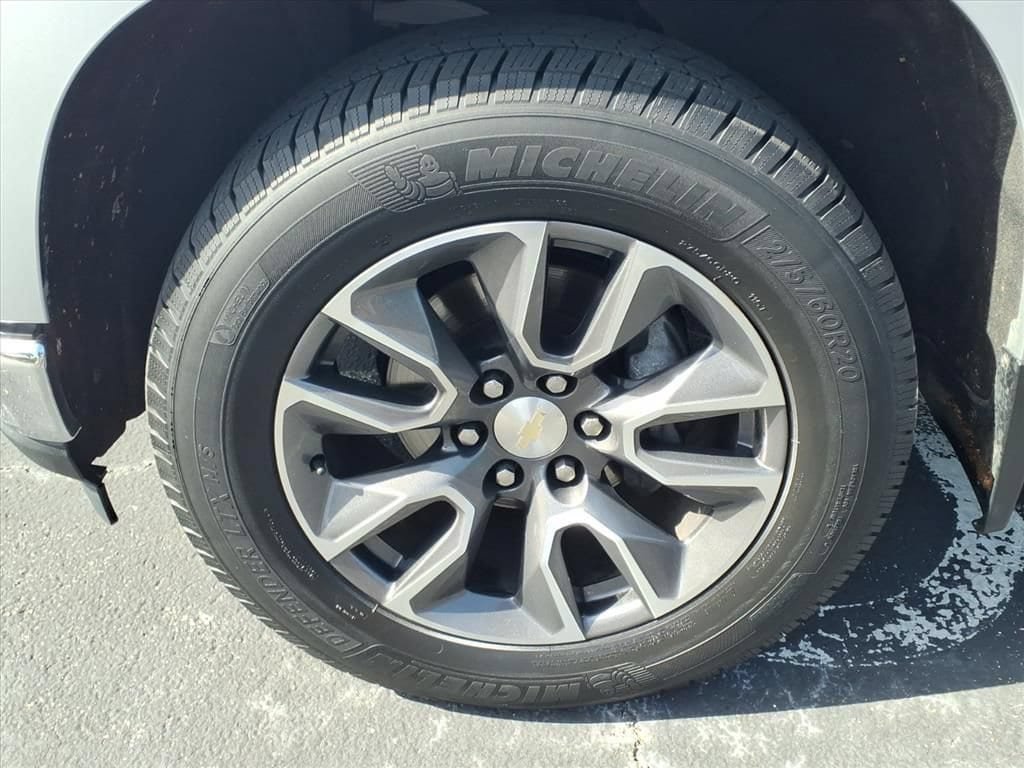 Used 2020 Chevrolet Silverado 1500 LT w/ Texas Edition RWD image 16