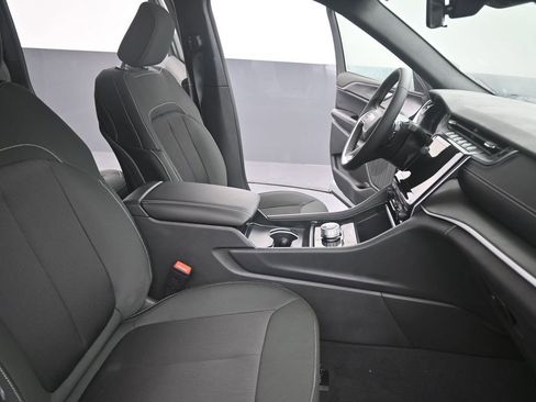 New 2026 Jeep Grand Cherokee Laredo image 24