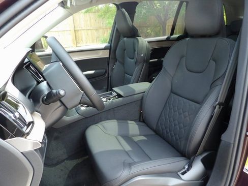 Certified 2025 Volvo XC90 T8 Plus w/ Protection Package Premier AWD/4WD image 14