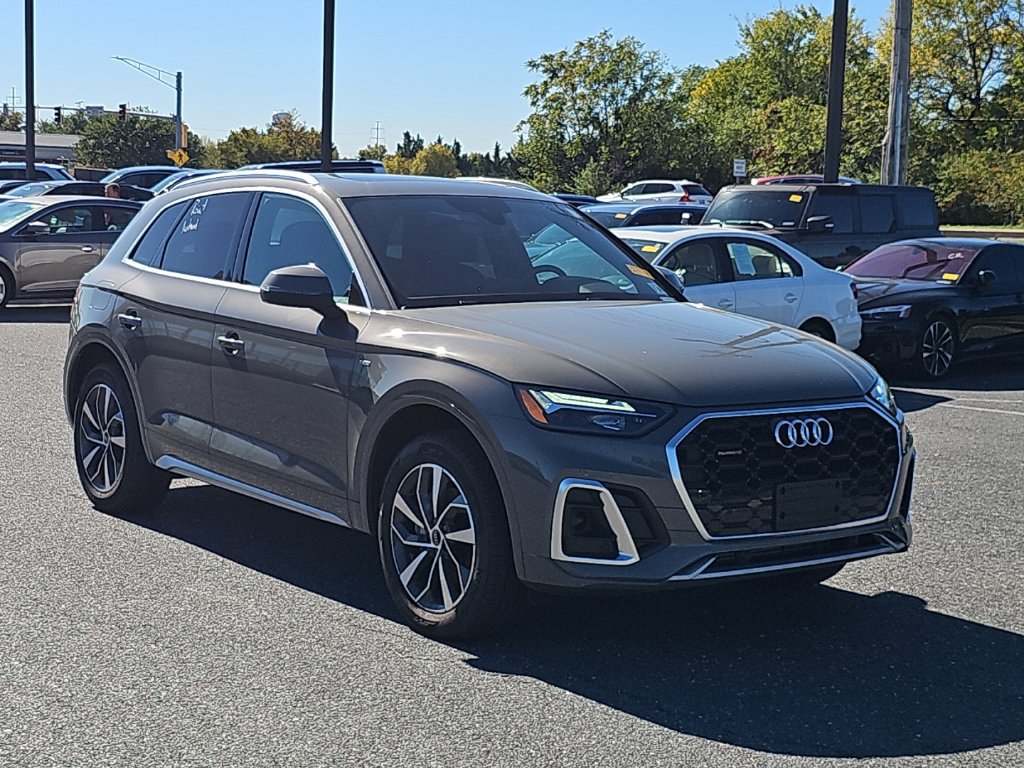 Used 2023 Audi Q5 2.0T Premium w/ Convenience Package AWD/4WD image 1