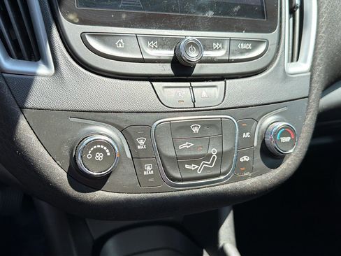 Used 2022 Chevrolet Malibu LS FWD image 25