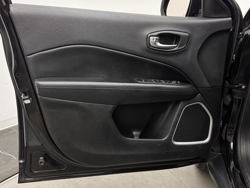 Used 2018 Jeep Compass Altitude image 10