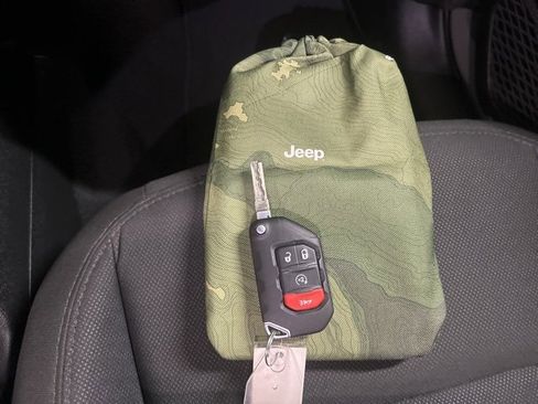 Used 2023 Jeep Wrangler Sport S image 28
