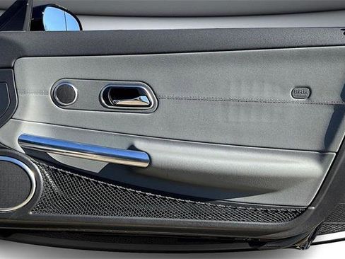 Used 2005 Chrysler Crossfire Limited image 21