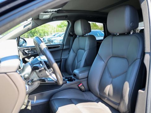 Used 2019 Porsche Macan S AWD/4WD image 34