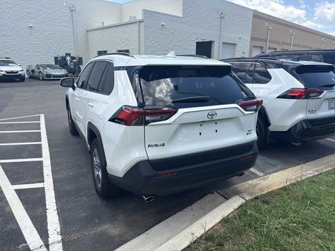 Used 2025 Toyota RAV4 XLE AWD/4WD image 10