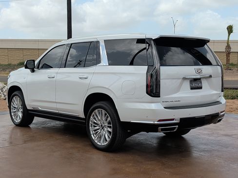 Used 2025 Cadillac Escalade Premium Luxury RWD image 4