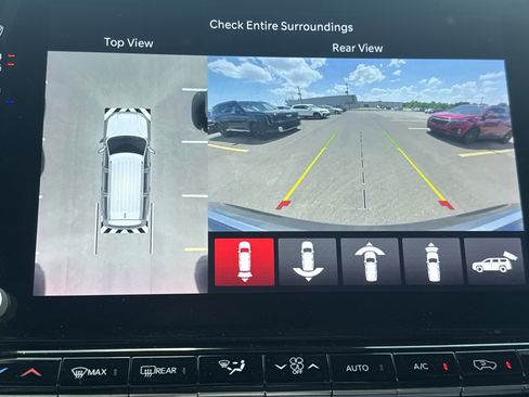 Used 2023 Jeep Grand Wagoneer Series III image 13