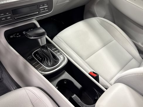 Used 2025 Hyundai Kona SEL image 9