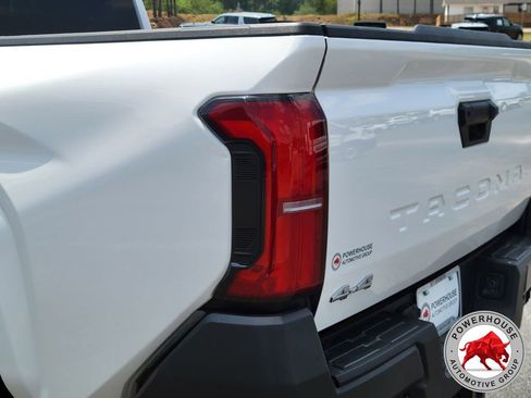 Used 2024 Toyota Tacoma SR AWD/4WD image 13