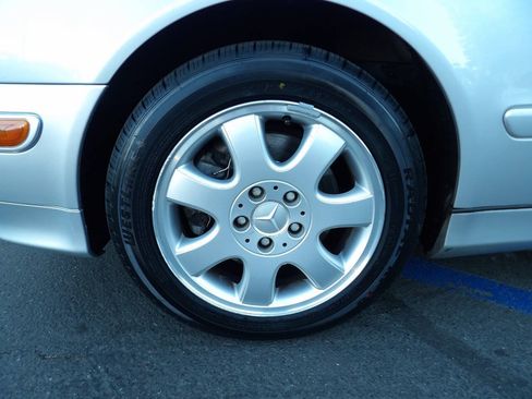 Used 2001 Mercedes-Benz CLK 320 Coupe image 14