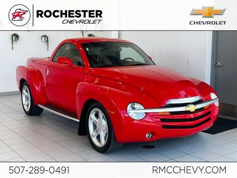 Used 2004 Chevrolet SSR w/ Preferred Equipment Group image 1